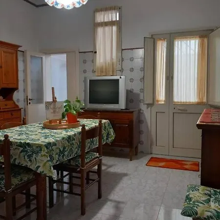 La Casa Degli Artisti * Veglie